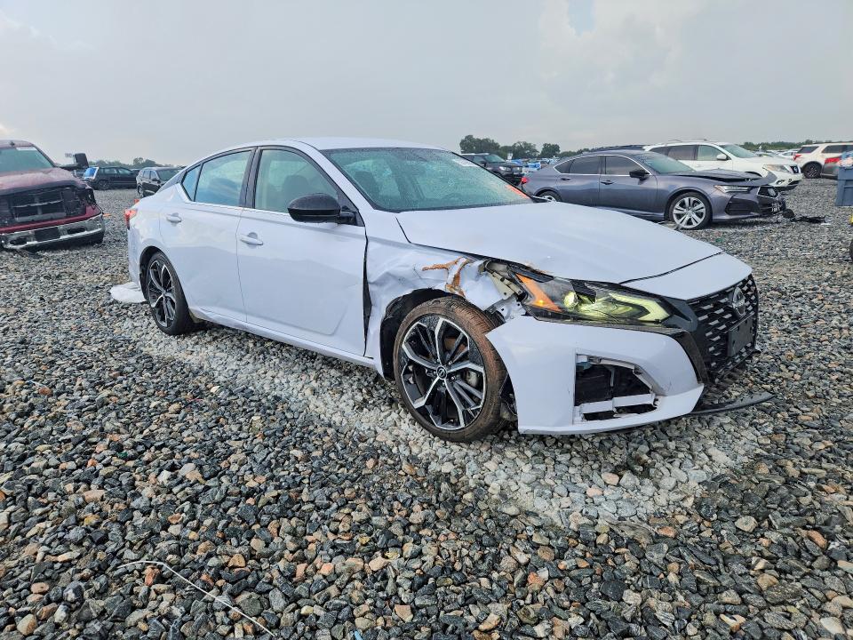 2023 Nissan Altima VIN 1N4BL4CV1PN303841 COPART salvage auction — FRONT END, Fl - Cert Of Title Slvg Rebuildable, sold $5,800 on 2026-07-09 (photo 4)