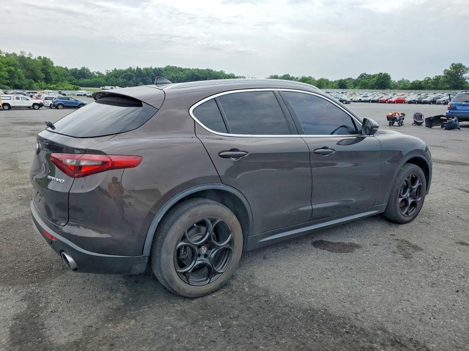2019 Alfa romeo Stelvio VIN ZASPAKBN2K7C36294 COPART salvage auction — MINOR DENT/SCRATCHES, CT - CERTIFICATE OF TITLE (P), sold $4,800 on 2026-07-14 (photo 3)