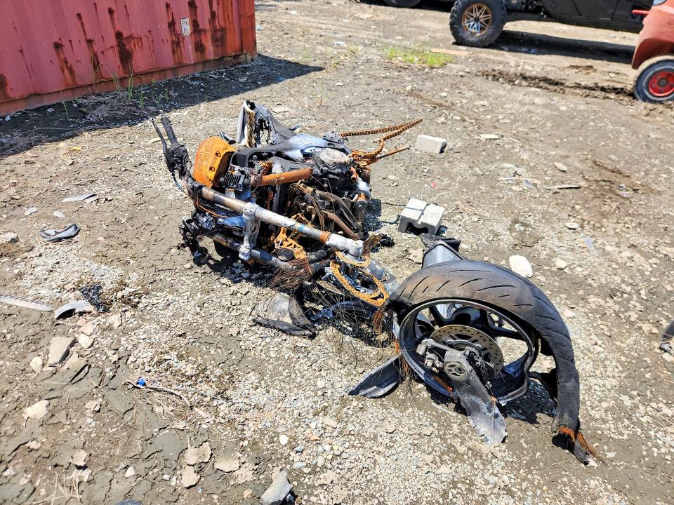 2024 Kawasaki Zx1002 VIN JKBZXVK17RA048775 COPART salvage auction — BURN, Va - Non-Repairable Certificate, sold $20 on 2026-07-31 (photo 2)
