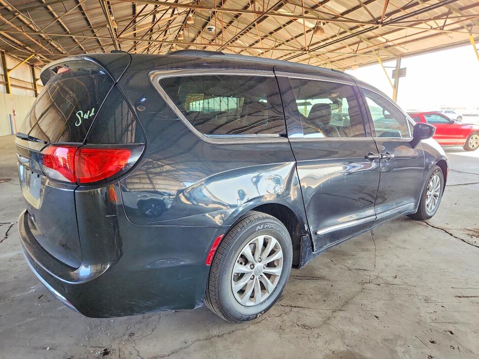 2017 Chrysler VIN 2C4RC1BG0HR613297 COPART salvage auction — FRONT END, Az - Certificate Of Title, sold $3,650 on 2026-07-20 (photo 3)
