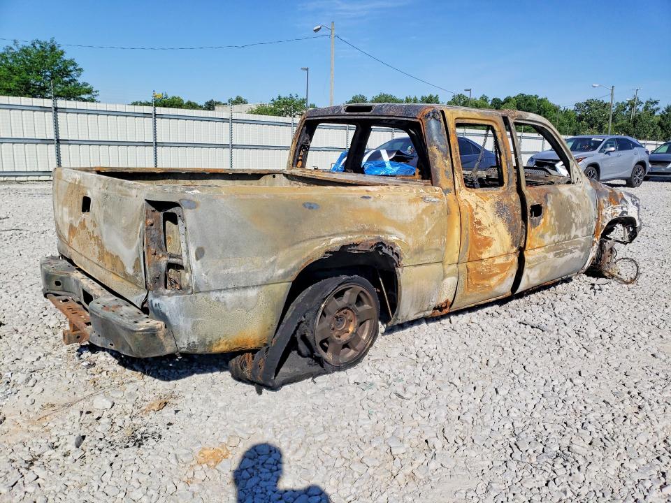 2006 Gmc Sierra 1500 VIN 1GTEK19T56Z138088 COPART salvage auction — BURN, KY - BILL OF SALE/PART ONLY/NO TITL, sold $175 on 2026-07-23 (photo 3)