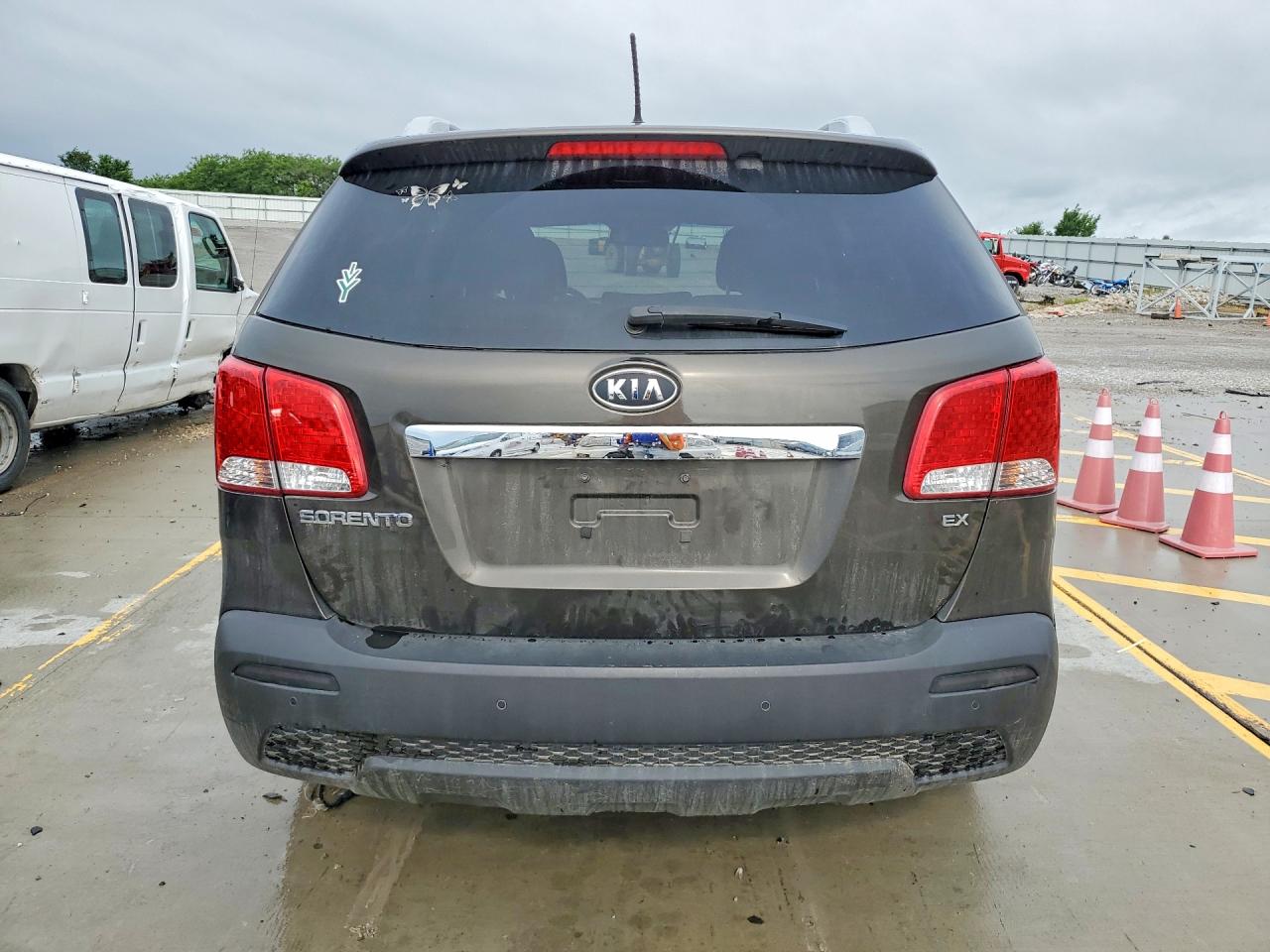 2011 Kia Sorento VIN 5XYKU3A14BG147389 COPART salvage auction — Front End, KY - CERT OF TITLE-SALVAGE, sold $1,700 on 2026-07-02 (photo 6)