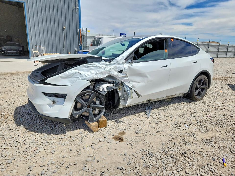 2026 Tesla Model y VIN 7SAYGDEE2TF416022 COPART salvage auction — FRONT END, UT - SALVAGE CERTIFICATE, sold $13,900 on 2026-07-31 (photo 1)