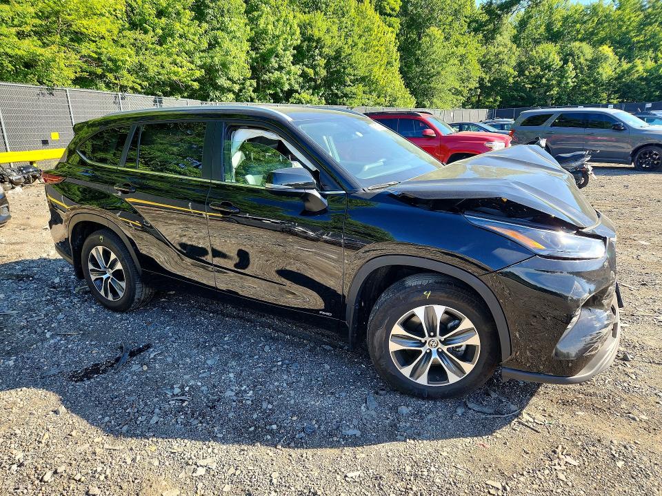 2025 Toyota Highlander VIN 5TDKBRCH0SS659222 COPART salvage auction — FRONT END, Md - Cert Of Salvage > 75% Damage, sold $13,300 on 2026-07-24 (photo 4)