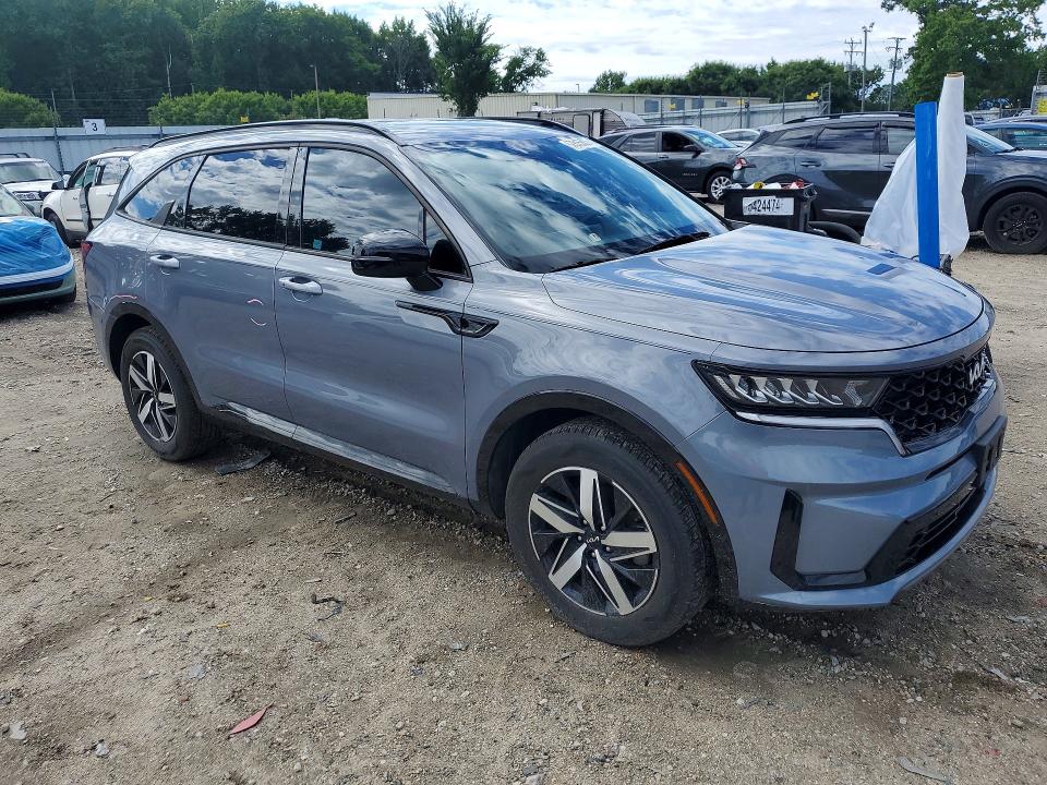 2022 Kia Sorento VIN 5XYRL4LC2NG157185 COPART salvage auction — REAR END, Va - Cert Of Title - Salvage, sold $3,550 on 2026-07-21 (photo 4)