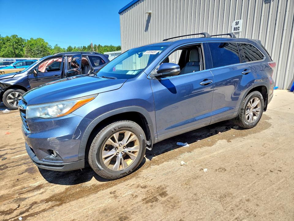 2015 Toyota VIN 5TDBKRFH3FS166734 COPART salvage auction — VANDALISM, Ny - Mv-907A Salvage Certificate, sold $5,700 on 2026-07-13 (photo 1)