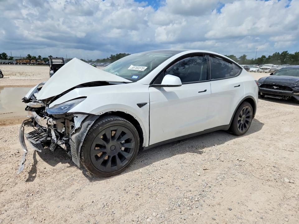 2022 Tesla Model y VIN 7SAYGAEE1NF549808 COPART salvage auction — FRONT END, TX - SALVAGE VEHICLE TITLE, sold $150 on 2026-07-28 (photo 1)