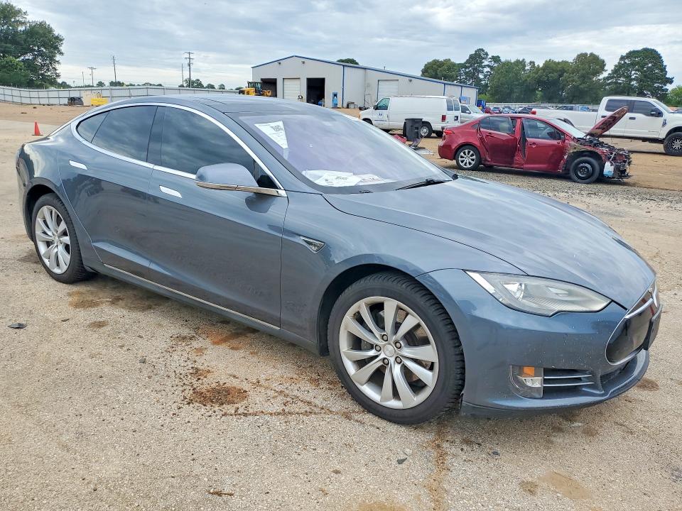 2014 Tesla VIN 5YJSA1H11EFP32154 COPART salvage auction — REAR END, TX - SALVAGE VEHICLE TITLE (P), sold $2,300 on 2026-07-27 (photo 4)