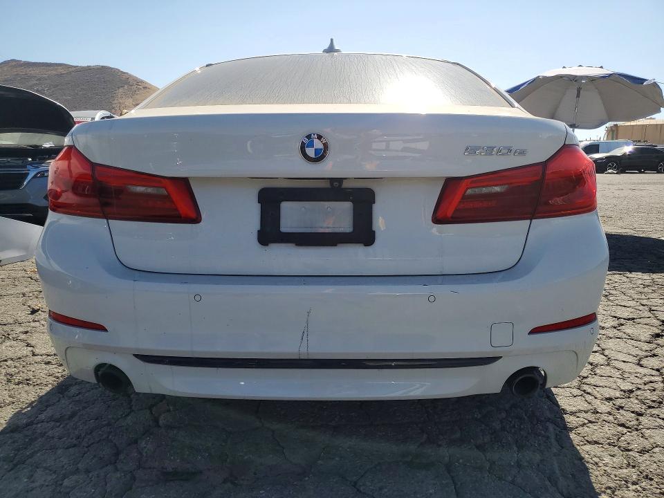 2018 BMW 5er VIN WBAJA9C54JB250471 COPART salvage auction — MINOR DENT/SCRATCHES, Ca - Dis/Dlr/Exp Only Clean Title, sold $5,400 on 2026-07-21 (photo 6)