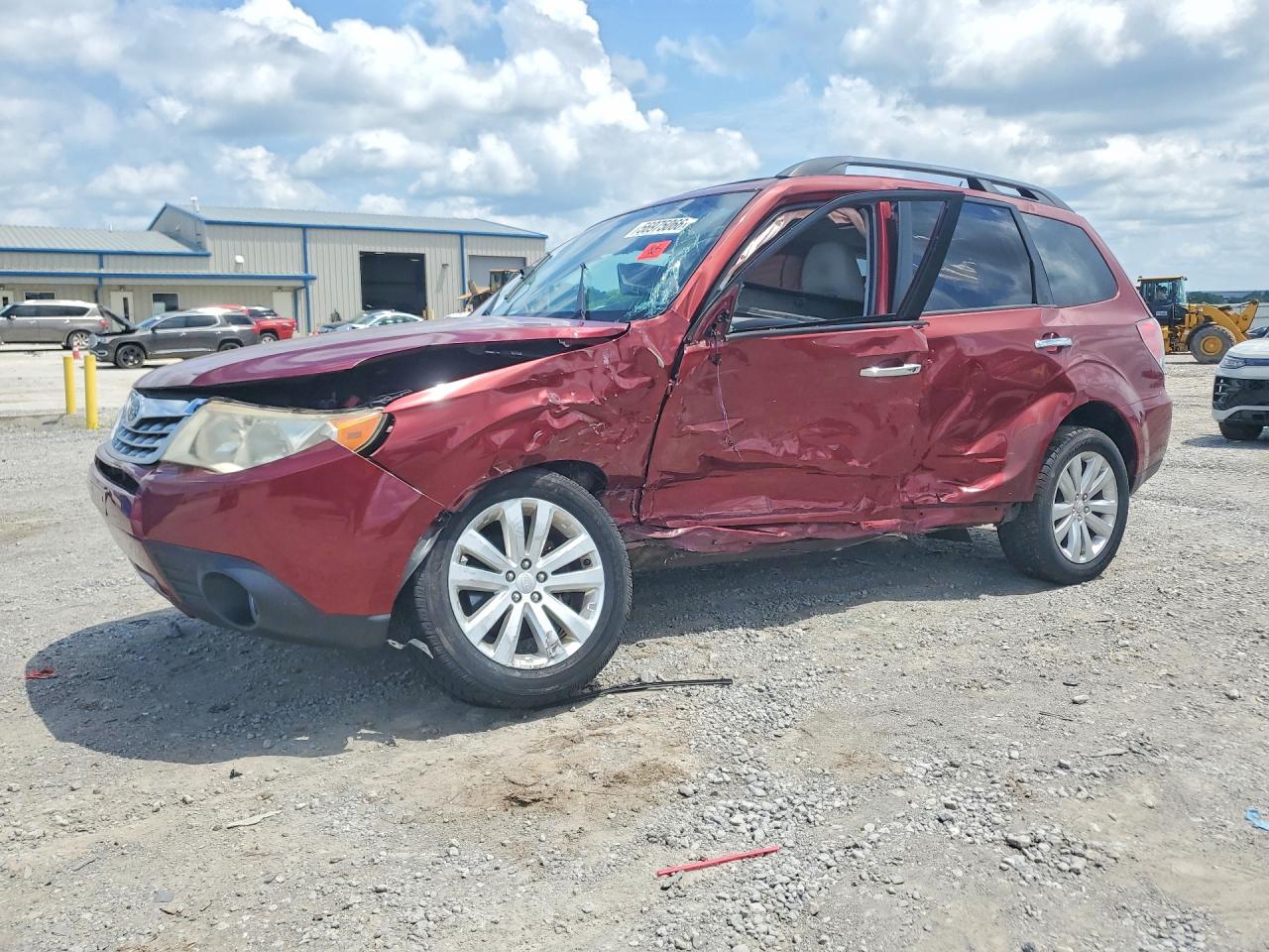 2013 Subaru Forester VIN JF2SHADC5DH412483 COPART salvage auction — Side, KY - CERT OF TITLE-SALVAGE, sold $425 on 2026-07-09 (photo 1)