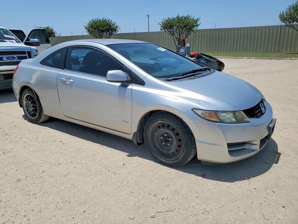 2010 Honda Civic VIN 2HGFG1B68AH520474 COPART salvage auction — NORMAL WEAR, Tx - Certificate Of Title, sold $925 on 2026-07-09 (photo 4)