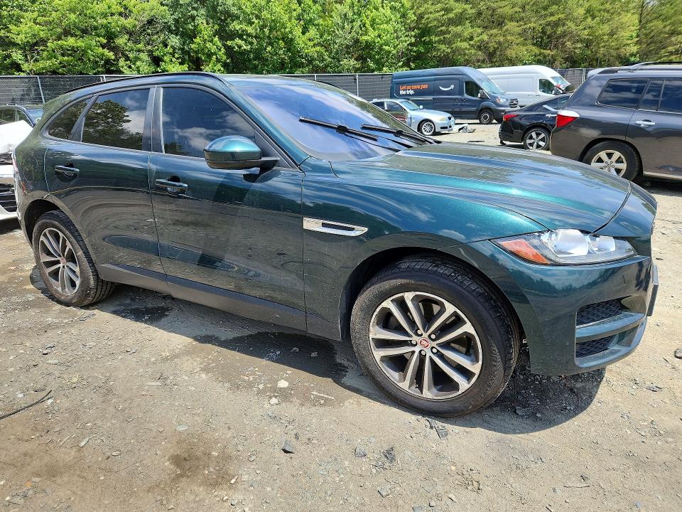 2017 Jaguar F-pace VIN SADCJ2BV1HA883924 COPART salvage auction — SIDE, Md - Cert Of Salvage > 75% Damage, sold $4,100 on 2026-07-02 (photo 4)