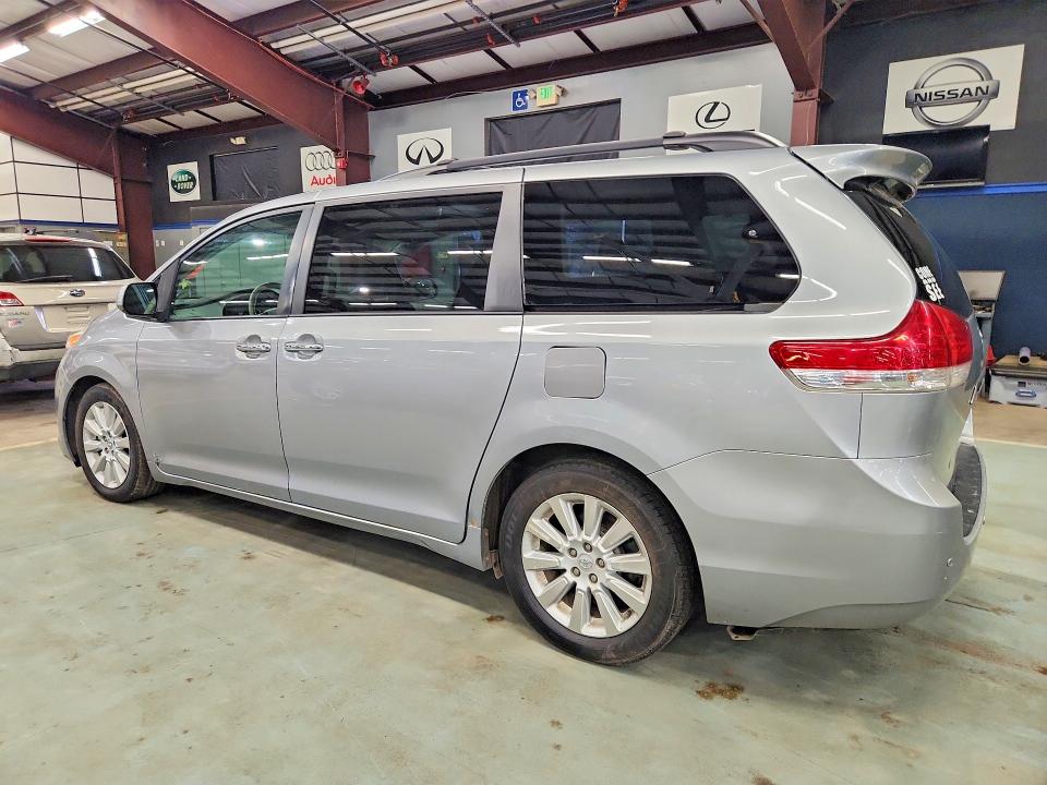 2014 Toyota VIN 5TDDK3DC0ES090711 COPART salvage auction — MINOR DENT/SCRATCHES, Ny - Certificate Of Title (P), sold $4,950 on 2026-07-14 (photo 2)