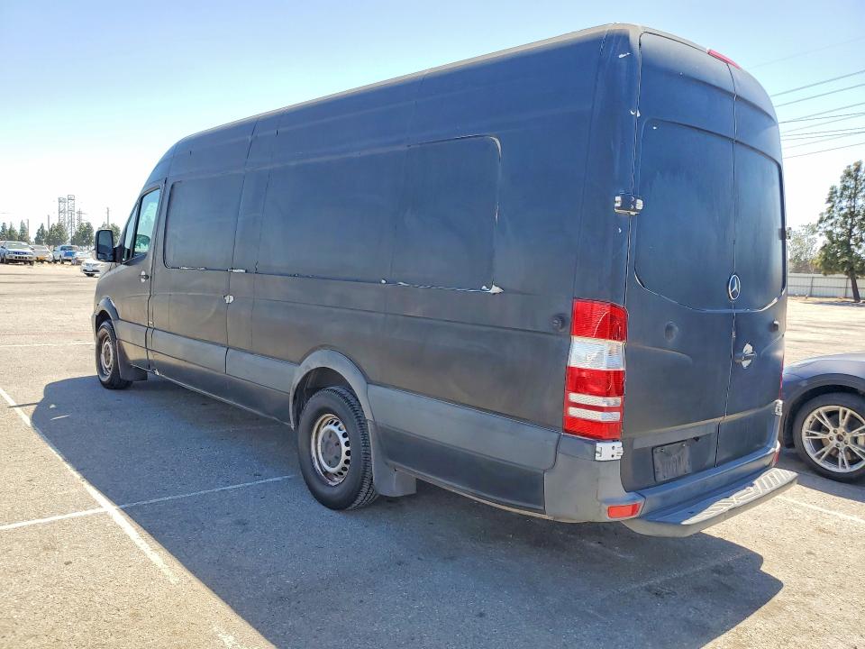 2016 Mercedes-benz Sprinter 2500 VIN WD3PE8CDXGP317342 COPART salvage auction — MINOR DENT/SCRATCHES, Ca - Dis/Dlr/Exp Only Clean Title (P), sold $4,450 on 2026-07-08 (photo 2)
