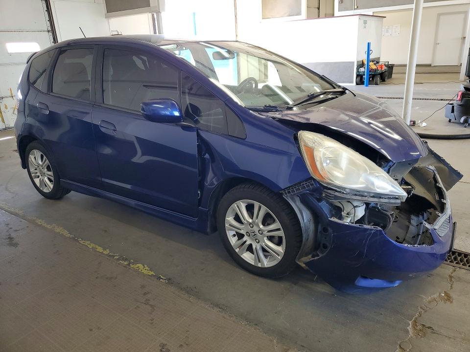 2011 Honda Fit VIN JHMGE8H55BC015303 COPART salvage auction — FRONT END, WA - BILL OF SALE, sold $875 on 2026-10-02 (photo 4)
