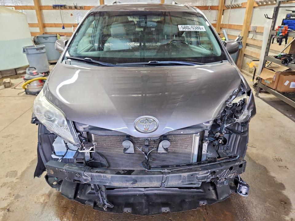 2015 Toyota Sienna VIN 5TDYK3DC5FS631027 COPART salvage auction — FRONT END, Il - Salvage Certificate, sold $550 on 2026-07-27 (photo 5)