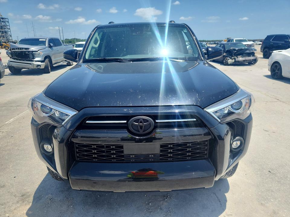 2023 Toyota 4runner VIN JTEEU5JR3P5291574 COPART salvage auction — ROOF, LA - CERT OF TITLE-SALVAGE, sold $16,300 on 2026-07-29 (photo 5)