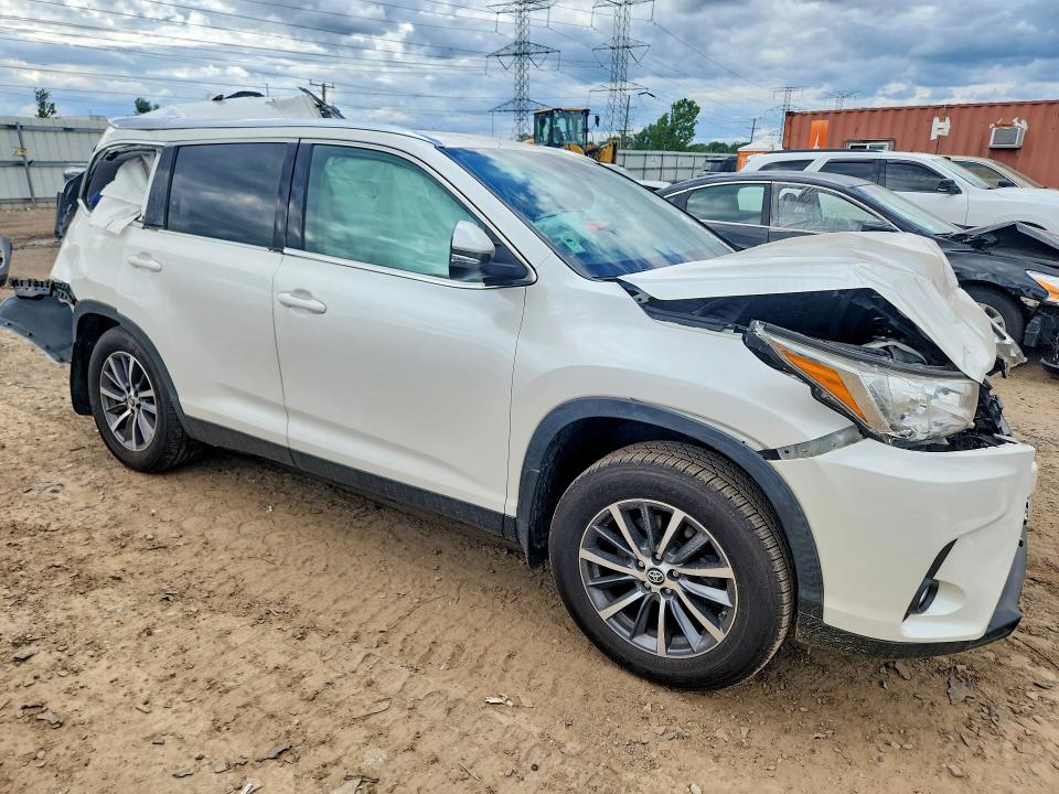 2019 Toyota Highlander VIN 5TDJZRFH4KS722745 COPART salvage auction — REAR END, Il - Salvage Certificate, sold $4,550 on 2026-07-28 (photo 4)