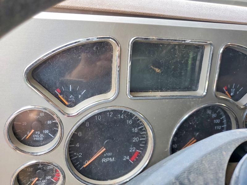 2017 Mack Gu713 VIN 1M2AX04C1HM036042 COPART salvage auction — ROLLOVER, NC - SALVAGE CERTIFICATE OF TITLE, sold $8,800 on 2026-08-13 (photo 8)
