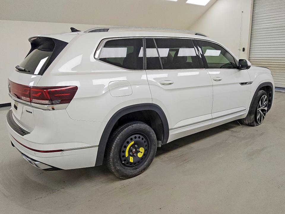2024 Volkswagen Atlas VIN 1V2FR2CA1RC546140 COPART salvage auction — MINOR DENT/SCRATCHES, TX - CERTIFICATE OF TITLE, sold $26,000 on 2026-07-09 (photo 3)