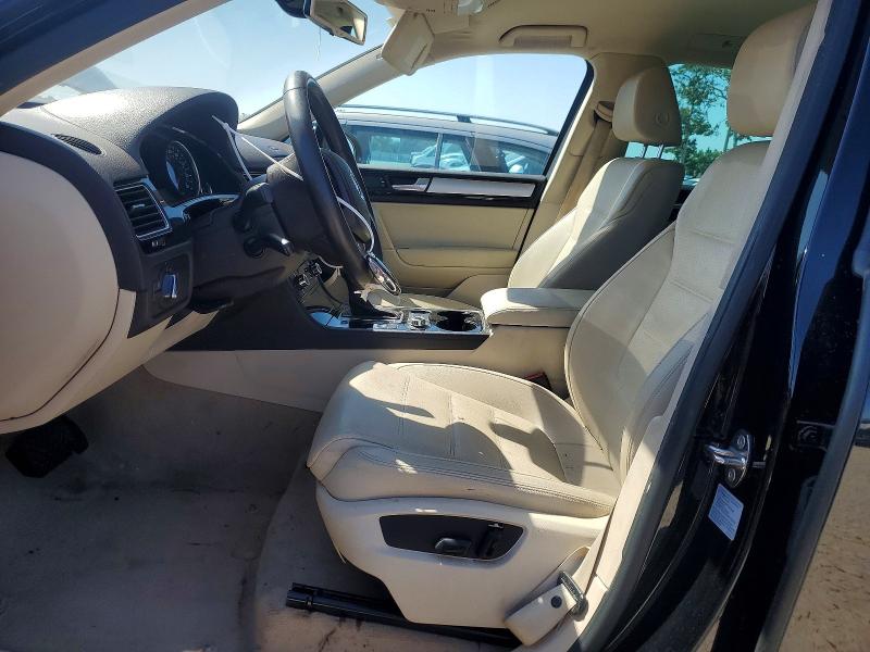2013 Volkswagen Touareg VIN WVGEF9BP4DD013797 COPART salvage auction — MINOR DENT/SCRATCHES, Ca - Dis/Dlr/Exp App For Dup Clean, sold $2,950 on 2026-07-16 (photo 7)