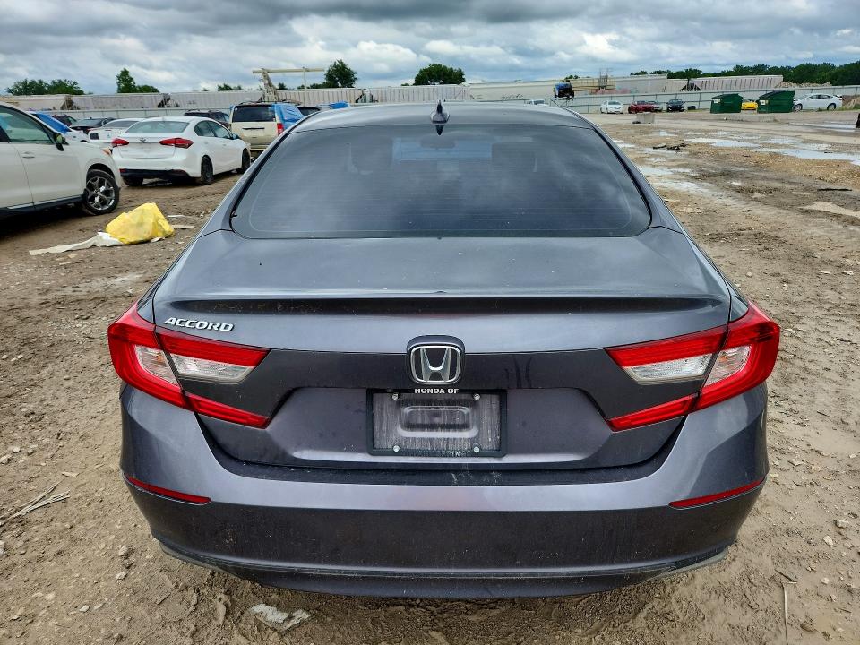 2018 Honda Accord VIN 1HGCV1F15JA095947 COPART salvage auction — MINOR DENT/SCRATCHES, Mo - Dealer Only Clean Title, sold $4,750 on 2026-07-02 (photo 6)