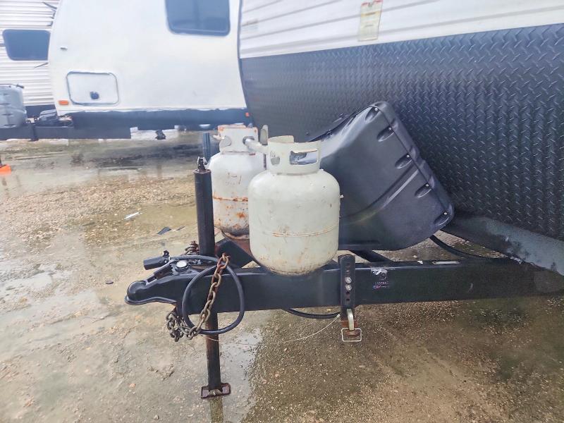 2017 Keystone rv . VIN 4YDT30324H3151710 COPART salvage auction — WATER/FLOOD, LA - CERT OF TITLE-WATER DAMAGED (P), sold $1,100 on 2026-07-28 (photo 7)