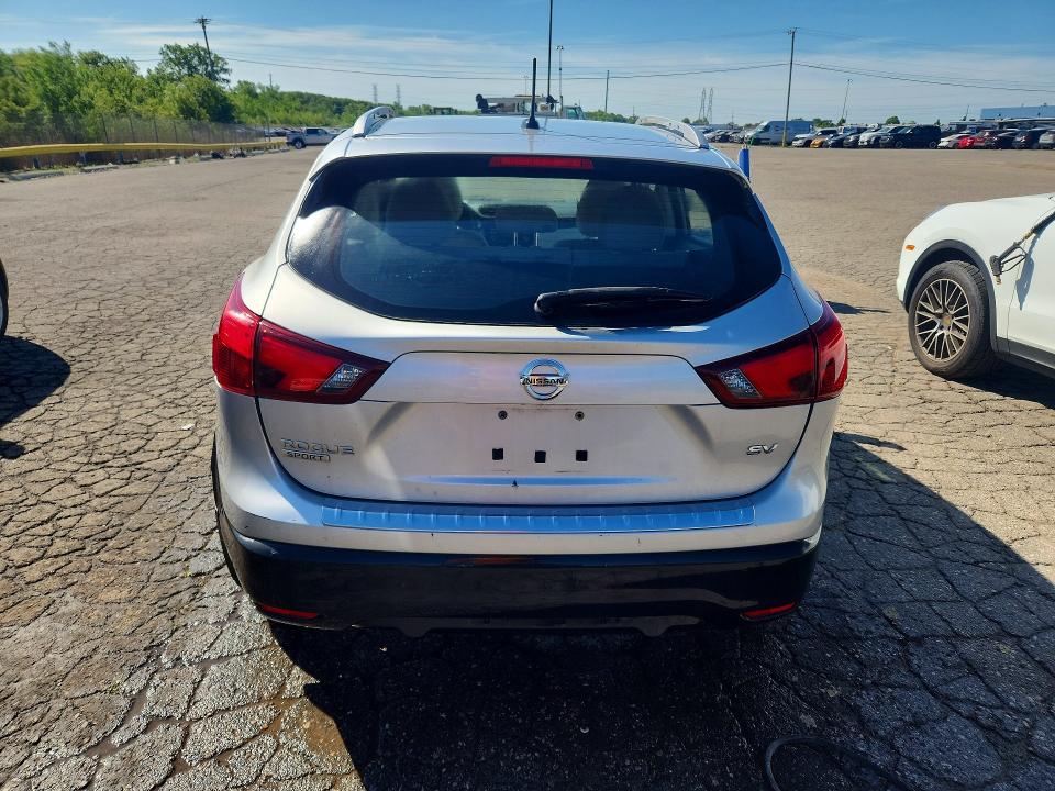 2018 Nissan Rogue VIN JN1BJ1CP1JW195810 COPART salvage auction — MINOR DENT/SCRATCHES, Mi - Dealer Only Clean Title (P), sold $1,150 on 2026-07-09 (photo 6)
