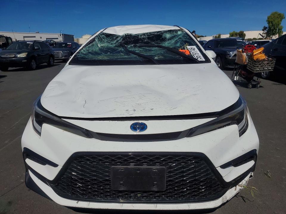 2024 Toyota Corolla VIN JTDBCMFE9R3049851 COPART salvage auction — ROLLOVER, CA - SALVAGE CERTIFICATE, sold $3,050 on 2026-07-20 (photo 5)