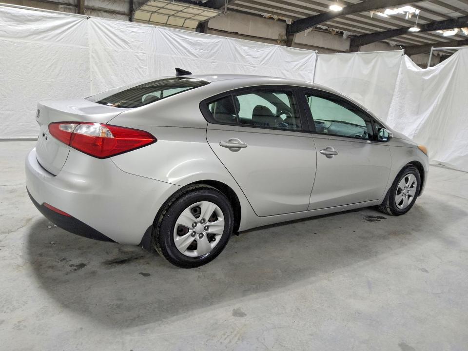 2015 Kia Forte VIN KNAFX4A62F5263129 COPART salvage auction — MINOR DENT/SCRATCHES, TN - CERTIFICATE OF TITLE, sold $950 on 2026-07-23 (photo 3)