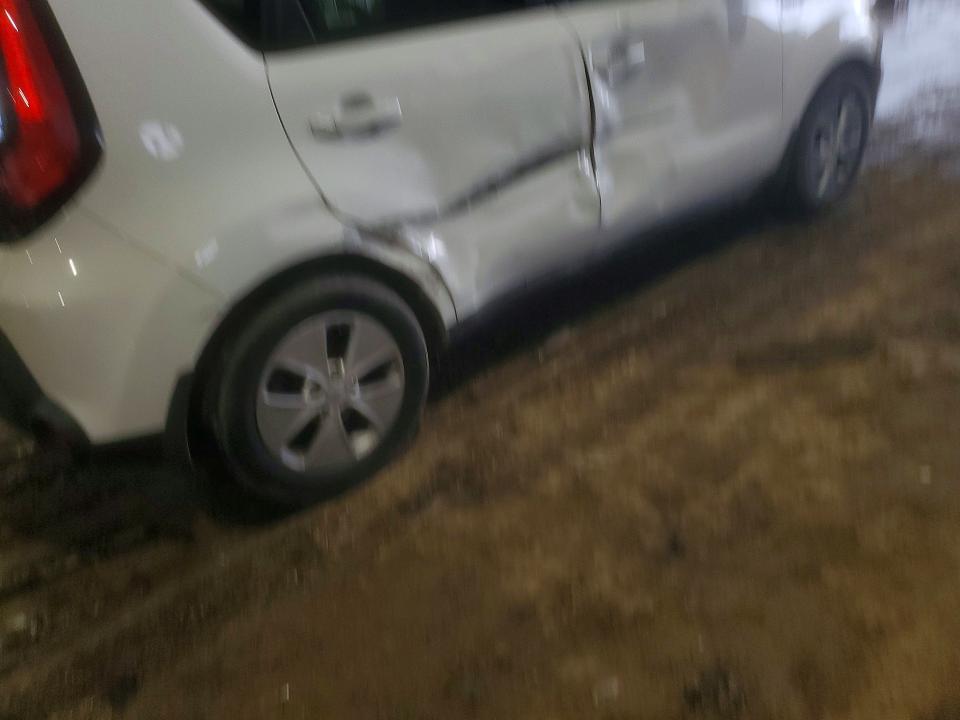 2015 Kia Soul VIN KNDJP3A54F7164959 COPART salvage auction — SIDE, Tx - Salvage Vehicle Title, sold $675 on 2026-07-20 (photo 3)