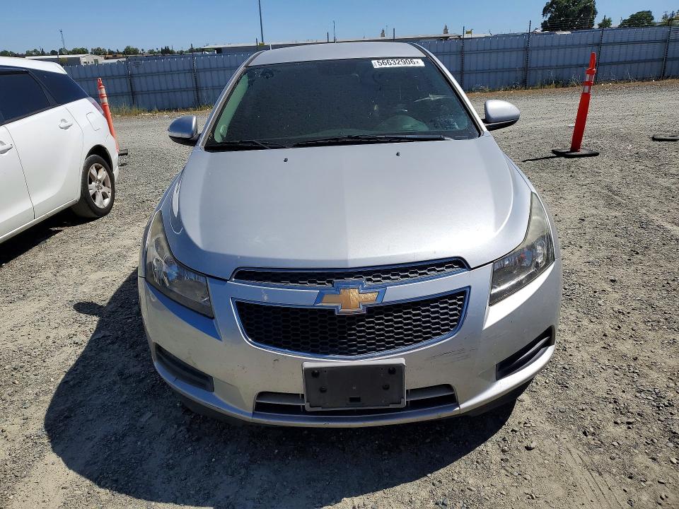 2013 Chevrolet Cruze VIN 1G1PC5SB7D7168449 COPART salvage auction — MINOR DENT/SCRATCHES, Ca - Dis/Dlr/Exp Only Clean Title, sold $400 on 2026-07-02 (photo 5)