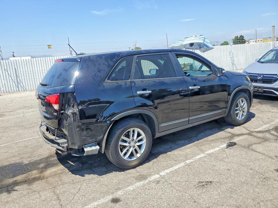 2015 Kia Sorento VIN 5XYKT3A64FG629090 COPART salvage auction — VANDALISM, Ca - Salvage Certificate, sold $1,400 on 2026-07-31 (photo 3)