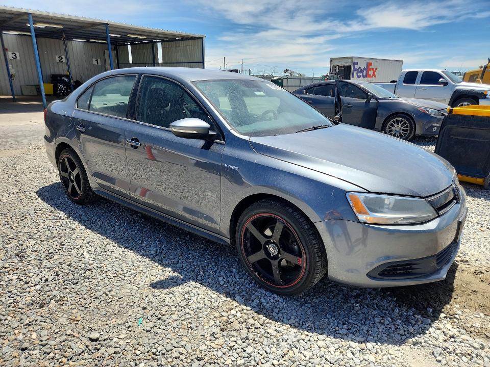 2013 Volkswagen Jetta VIN 3VW637AJ9DM276906 COPART salvage auction — HAIL, Co - Dis/Dlr/Exp Only Clean Title, sold $450 on 2026-07-02 (photo 4)