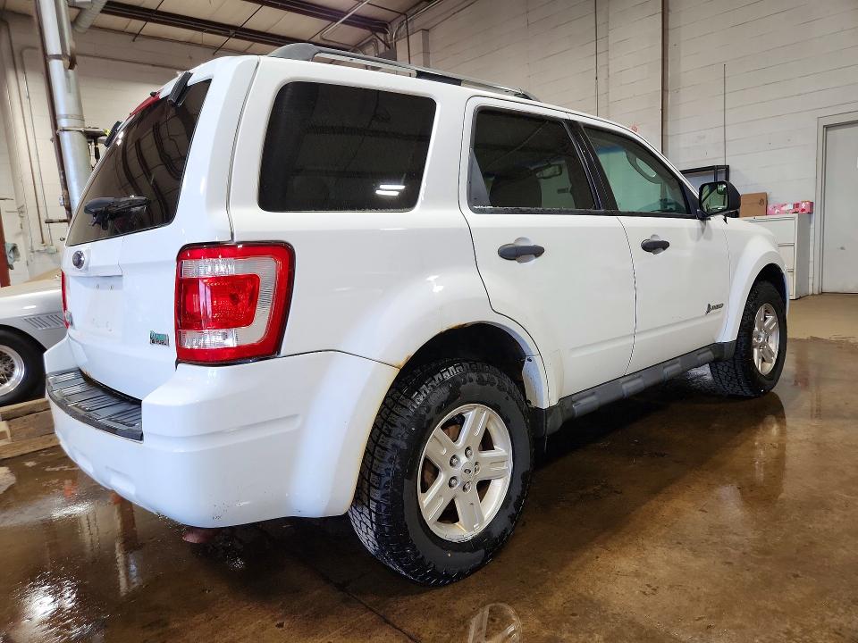 2011 Ford Escape hybrid VIN 1FMCU5K34BKB92676 COPART salvage auction — MINOR DENT/SCRATCHES, Ct - Certificate Of Title, sold $575 on 2026-07-02 (photo 3)