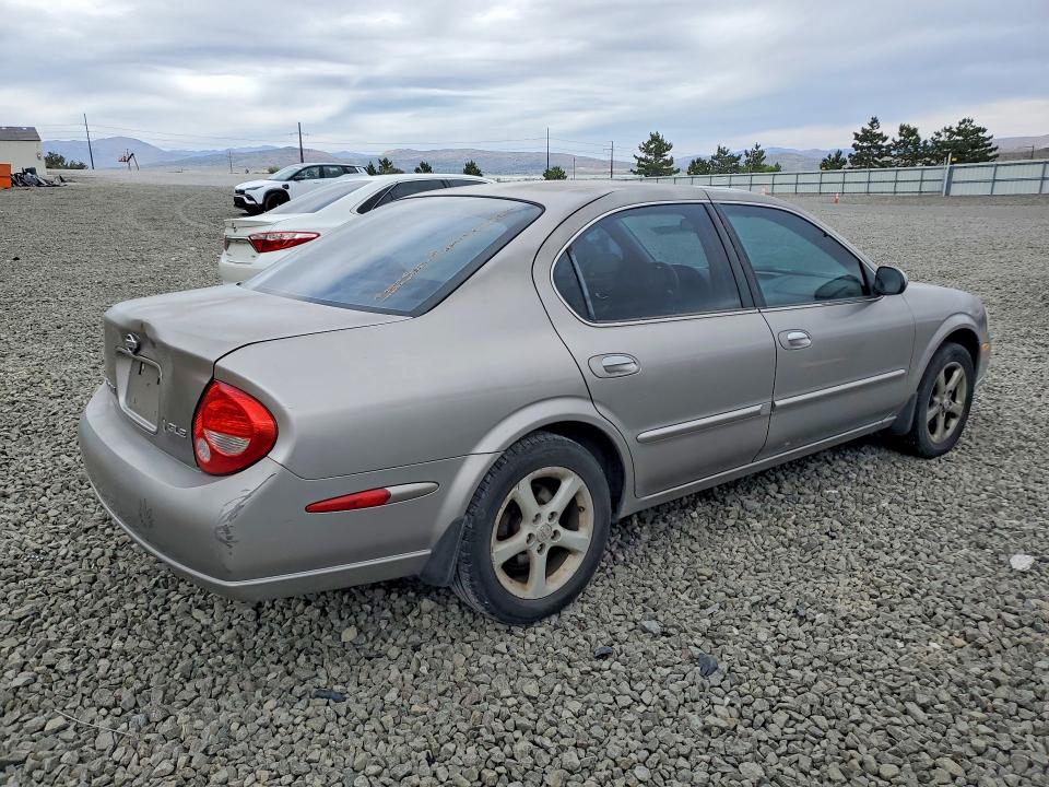 2000 Nissan Maxima VIN JN1CA31A5YT204700 COPART salvage auction — SIDE, Nv - Non-Repairable Vehicle Cert, sold $90 on 2026-07-02 (photo 3)