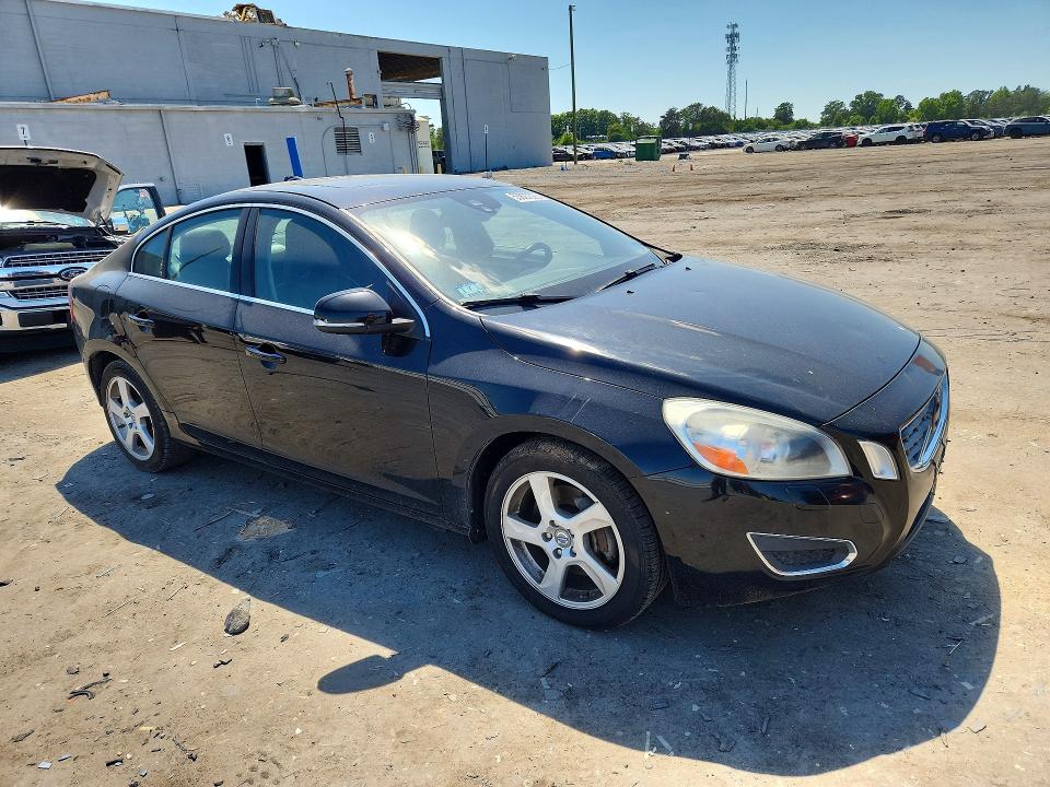 2013 Volvo S60 VIN YV1612FS9D2186749 COPART salvage auction — REAR END, Va - Certificate Of Title, sold $400 on 2026-07-29 (photo 4)