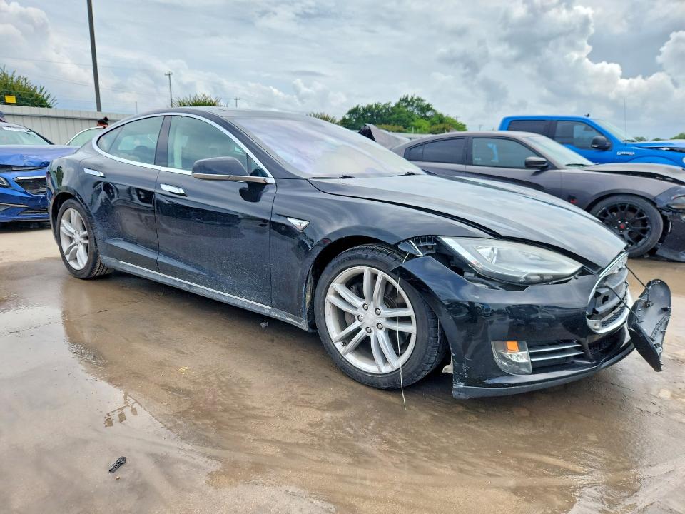 2013 Tesla VIN 5YJSA1CG2DFP28026 COPART salvage auction — FRONT END, Tx - Salvage Vehicle Title, sold $3,800 on 2026-07-30 (photo 4)