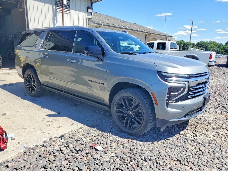 2025 Chevrolet Suburban VIN 1GNS6FR82SR392679 COPART salvage auction — WATER/FLOOD, Mo - Salvage Certificate Of Title, sold $27,750 on 2026-07-21 (photo 4)