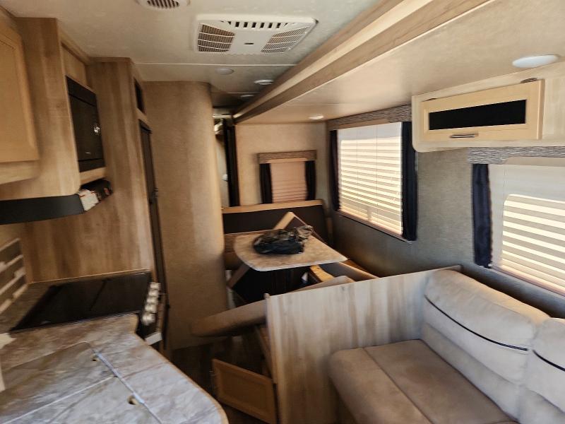 2019 Coachman VIN 5ZT2CAXB8KX014198 COPART salvage auction — WATER/FLOOD, IL - SALVAGE CERT-FLOOD, sold $150 on 2026-07-30 (photo 6)