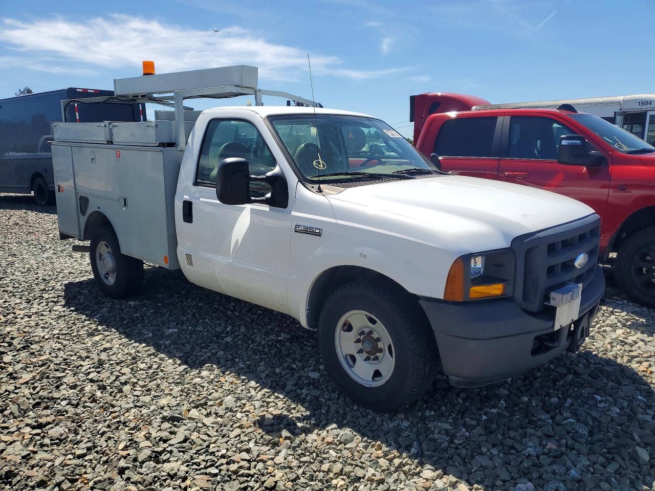 2006 Ford F-350 VIN 1FDSF30586EC12138 COPART salvage auction — Mechanical, CA - DIS/DLR/EXP ONLY CLEAN TITLE (P), sold $2,050 on 2026-06-22 (photo 4)