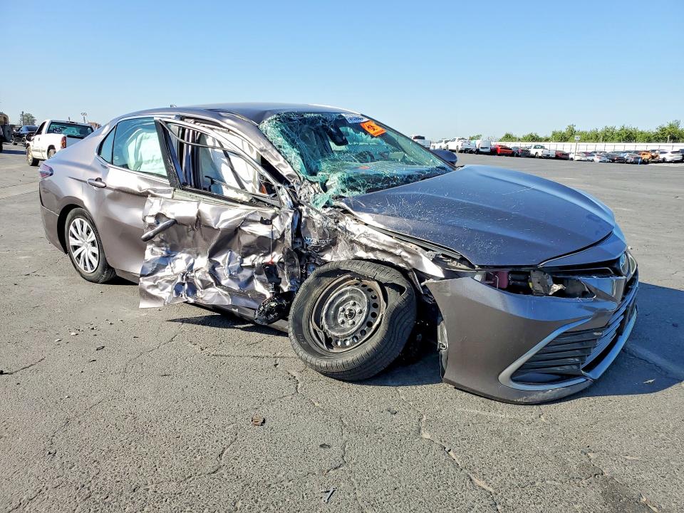 2021 Toyota Camry VIN 4T1C31AKXMU023015 COPART salvage auction — FRONT END, Ca - Salvage Certificate, sold $2,700 on 2026-07-02 (photo 4)