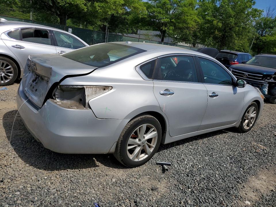 2015 Nissan Altima VIN 1N4AL3AP3FN338938 COPART salvage auction — REAR END, Salvage Title, sold $775 on 2026-07-09 (photo 3)