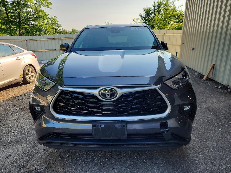 2020 Toyota Highlander VIN 5TDHZRBH5LS028829 COPART salvage auction — SIDE, Vt - Cert Of Title-Salvage Vehicle, sold $1,450 on 2026-07-27 (photo 5)