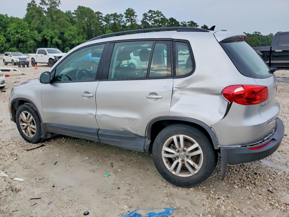 2017 Volkswagen Tiguan VIN WVGBV7AX5HK027138 COPART salvage auction — SIDE, Tx - Salvage Vehicle Title, sold $1,950 on 2026-08-07 (photo 2)