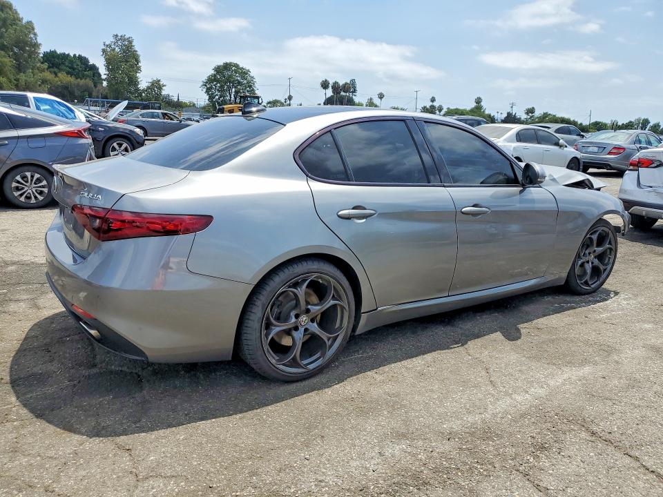 2018 Alfa romeo Giulia VIN ZARFAECN2J7583021 COPART salvage auction — FRONT END, Ca - Salvage Certificate, sold $925 on 2026-07-31 (photo 3)