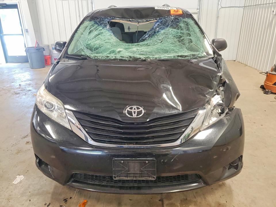 2014 Toyota VIN 5TDKK3DC3ES523087 COPART salvage auction — ROOF, Mn - Cert Of Title-Salvage, sold $1,750 on 2026-07-02 (photo 5)