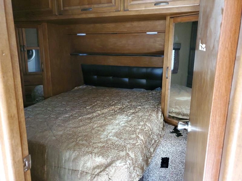 2017 Grand desi Reflection VIN 573TR3721H3312200 COPART salvage auction — MINOR DENT/SCRATCHES, AB - BOS - ACTIVE, sold $15,750 on 2026-07-07 (photo 7)
