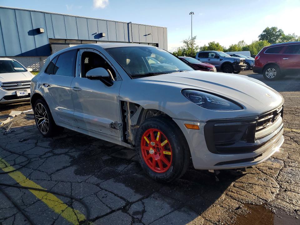 2025 Porsche VIN WP1AA2A51SLB03905 COPART salvage auction — SIDE, MI - CERTIFICATE OF TITLE, sold $22,300 on 2026-07-24 (photo 4)