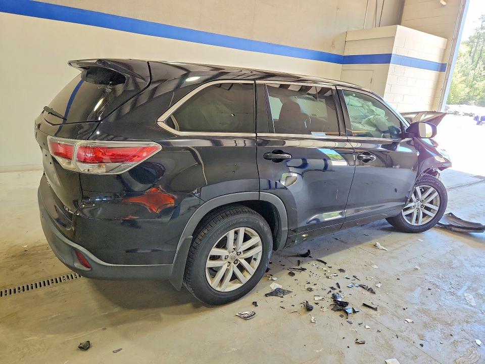 2015 Toyota Highlander VIN 5TDBKRFH5FS214735 COPART salvage auction — FRONT END, VA - CERT OF TITLE - SALVAGE, sold $2,650 on 2026-07-02 (photo 3)